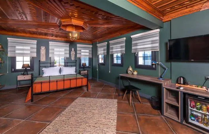 Отель Sunset 3*