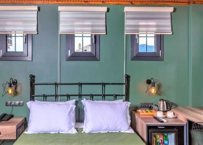 Отель Sunset 3*